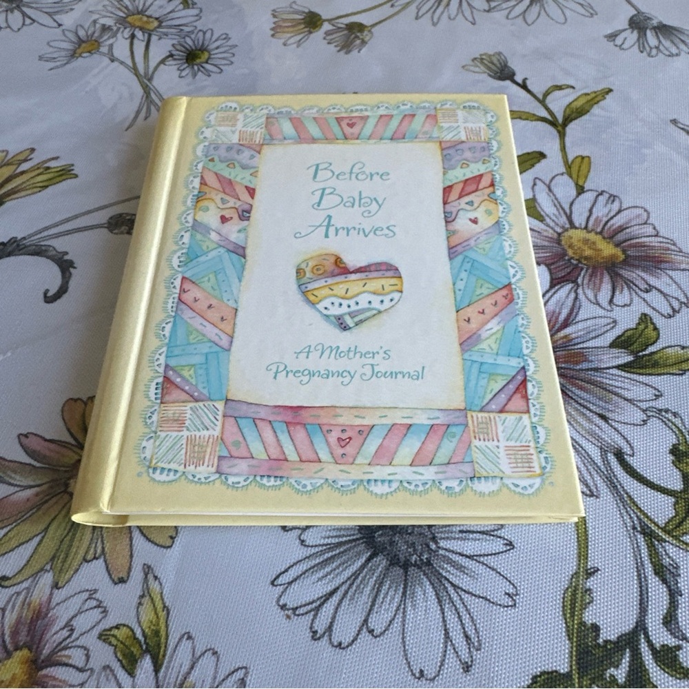 Hallmark Before baby arrives a mother‘s pregnancy journal book. A memory book - Picture 14 of 15